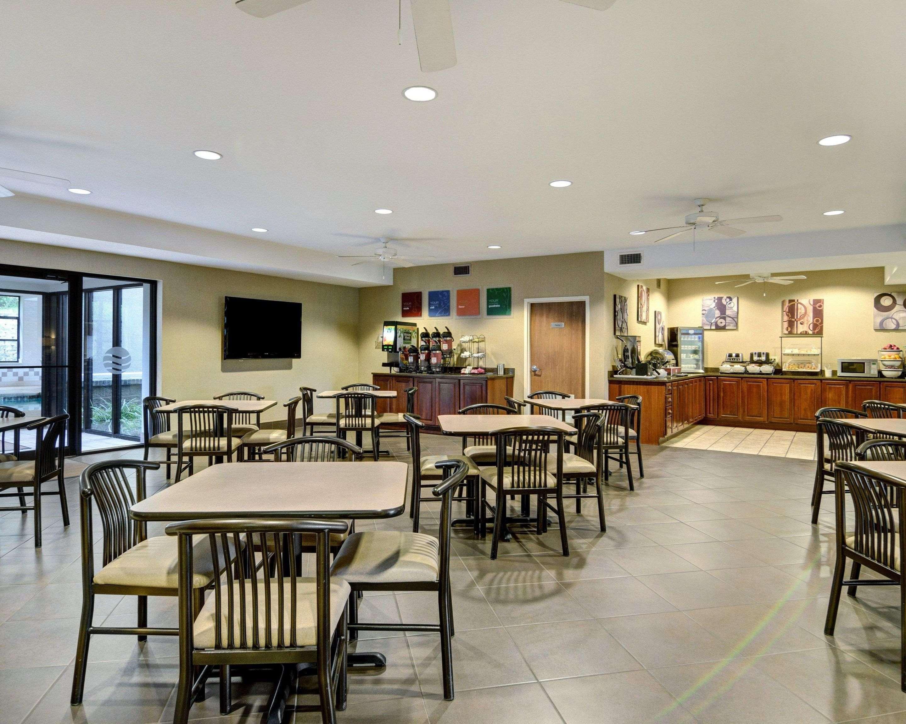 Comfort Inn & Suites Hot Springs Central Exterior photo