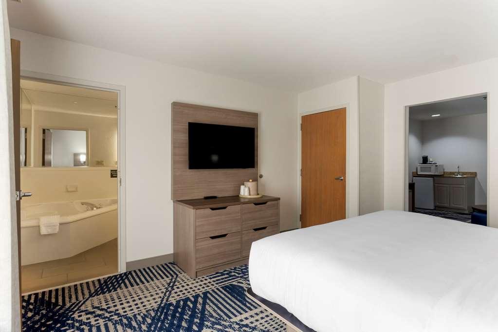 Comfort Inn & Suites Hot Springs Central Room photo